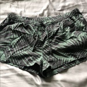 Aerie Graphic Leaves Shorts